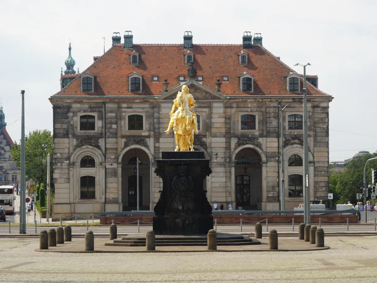 Goldene-Reiter-Statue1 Die Statue vom Goldenen Reiter